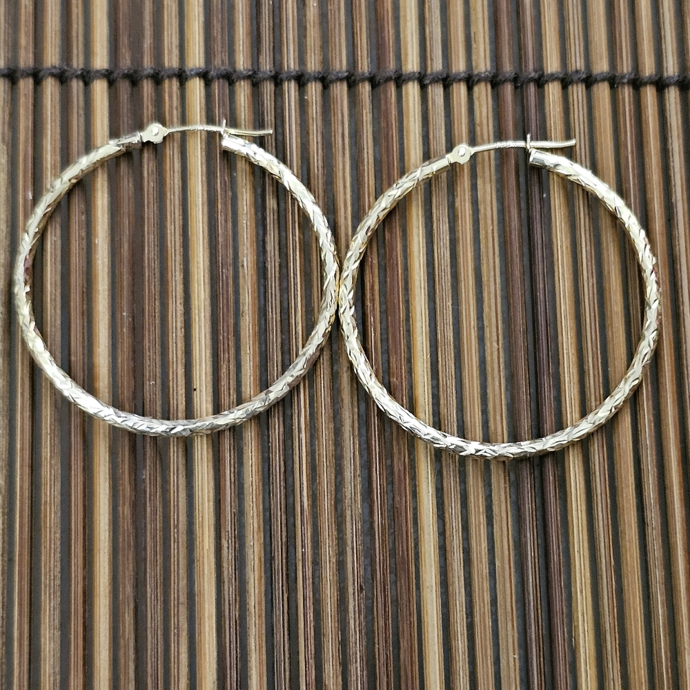 Elegant  10k hoops